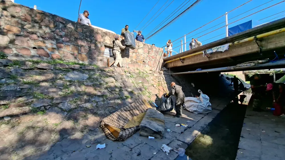 limpiesza-bajo-punete-5-2048x1153