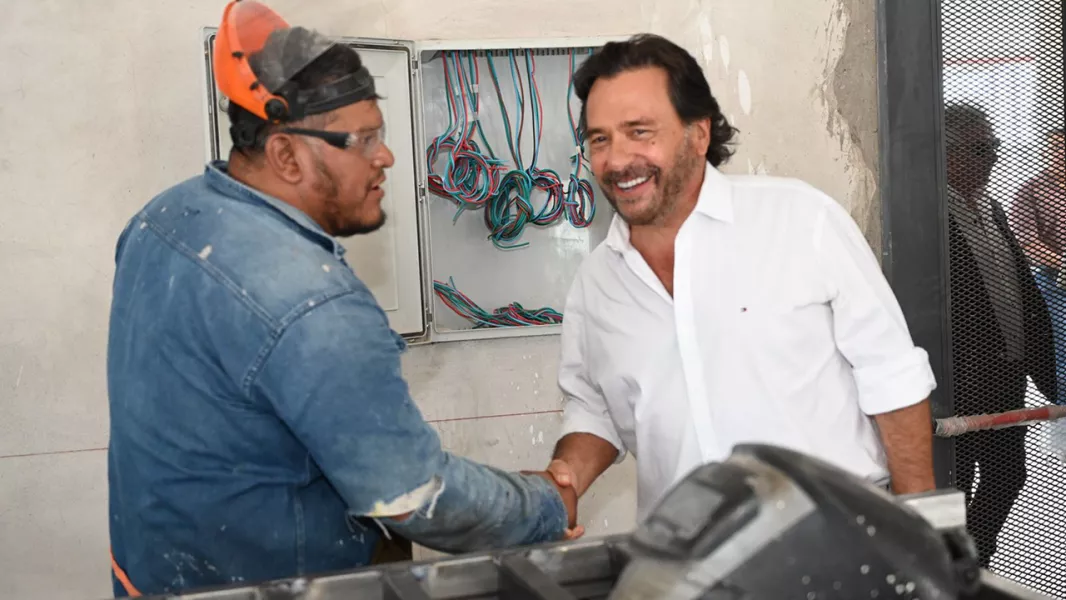 106979-el-gobernador-saenz-superviso-la-obra-de-la-escuela-tecnica-nikola-tesla-con-mas-del-90-de-avance