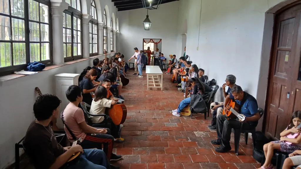 2foto-inicio-de-talleres-artisticos-de-verano-1-1024x576