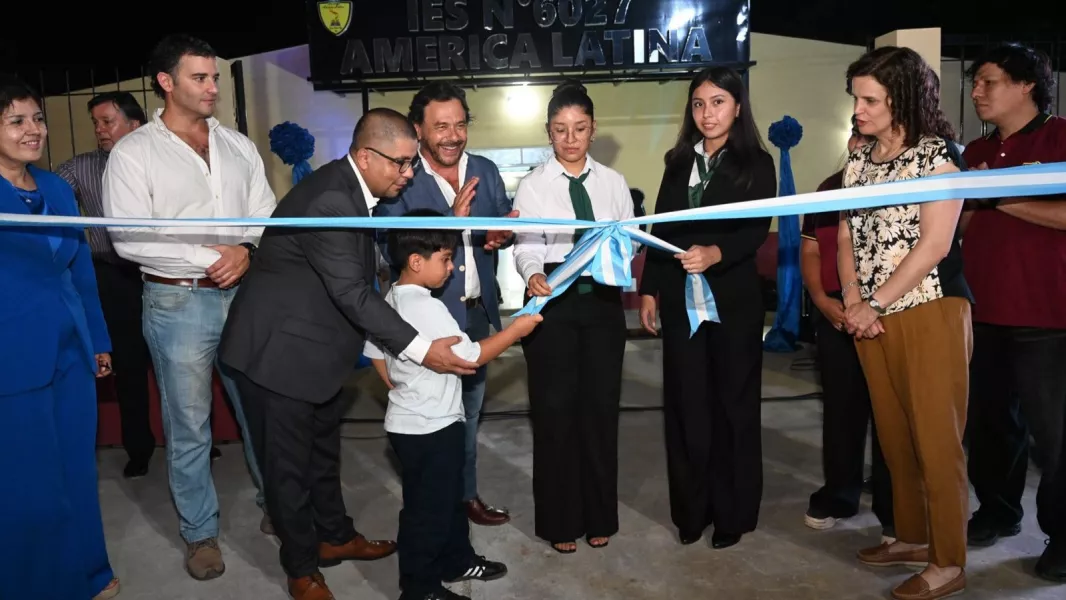 106873-luego-de-40-anios-el-instituto-superior-america-latina-de-salvador-mazza-tiene-su-edificio-propio