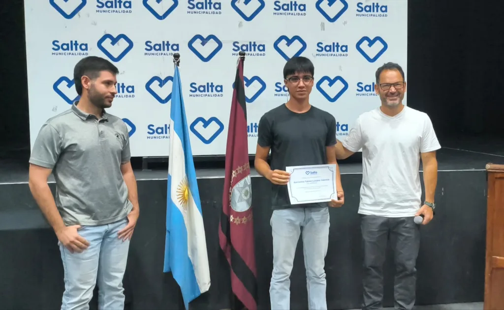 entrega-de-certificados-adultos-2000-2-1024x631