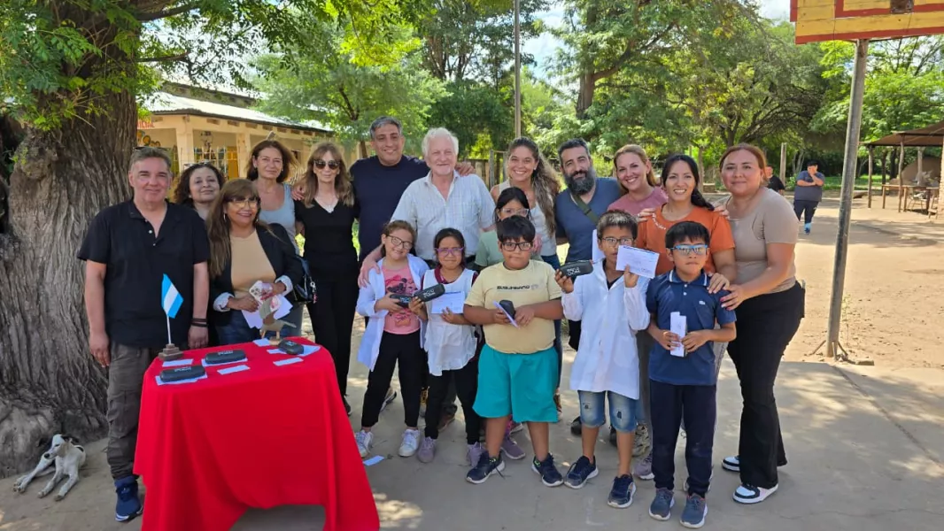 106874-el-gobierno-provincial-fortalece-las-politicas-publicas-de-salud-visual-con-entrega-gratuita-de-anteojos