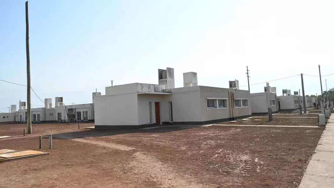 107188-el-gobierno-de-salta-entregara-hoy-40-viviendas-en-apolinario-saravia